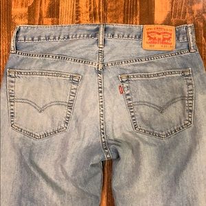 Levi’s 556 Light Wash Jeans 33W x 34L Relaxed Srt.